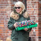 Michelle Williams ist in Weihnachtsstimmung und hat schon ein paar Geschenke besorgt.
