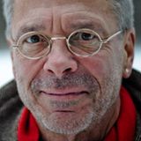 Reinhard Mey trauert um seinen Sohn Maximilian. Er stirbt am 20. Mai 2014 im Alter von 32 Jahren, nach vier Jahren im Wachkoma.