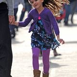 Suri im Herbst-Look: Lila- und Blautöne sind gerade bei ihr angesagt.