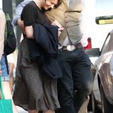 Carey Mulligan geht mit ihrem Freund Marcus Mumford eng umschlungen durch Manhattan.