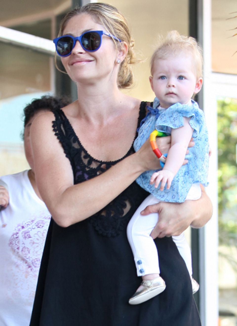 August 2012: Endlich bekomen wir Georgia zu Gesicht. Die zweite Tochter von Rebecca Gayheart und Eric Dane kam bereits im Dezemb August 2012: Endlich bekomen wir Georgia zu Gesicht. Die zweite Tochter von Rebecca Gayheart und Eric Dane kam bereits im Dezemb