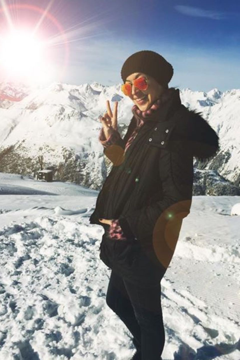 Verena Kerth sendet ihren Fans sonnige Sonntagsgrüße aus den Bergen in Ischgl.