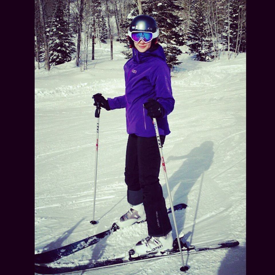 Dem Weihnachtsspeck beugt Emmy Rossum mit Wintersport vor. Dem Weihnachtsspeck beugt Emmy Rossum mit Wintersport vor.