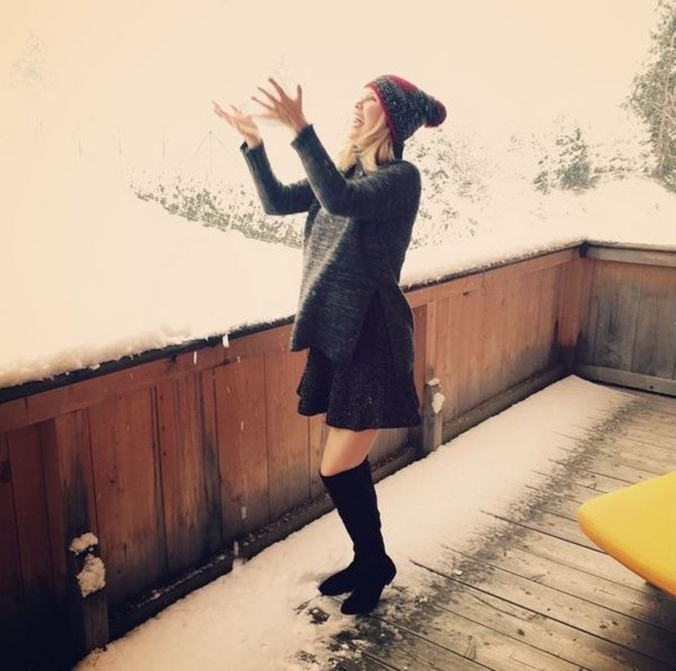 Monica Ivancan freut sich über den ersten Schnee in Österreich. Monica Ivancan freut sich über den ersten Schnee in Österreich.