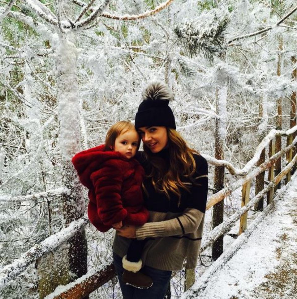 Tamara Ecclestone ist mit Töchterchen Sophia unterwegs zu Santa Claus. Tamara Ecclestone ist mit Töchterchen Sophia unterwegs zu Santa Claus.