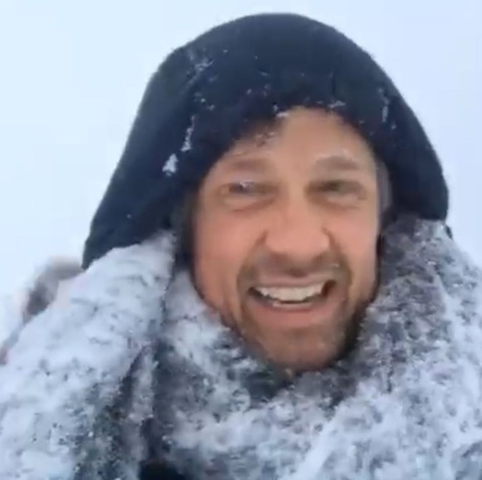 Wayne Carpendale ist "lost in Snowland" und froh, wenn er dieses Schneegestöber überlebt.