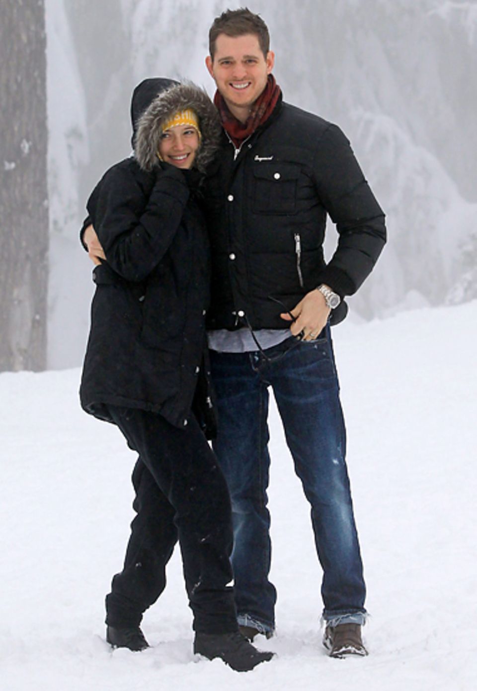 Michael Bublé und seine Frau Luisana Lopilato freuen sich über den Schnee am "Grouse Mountain " in Kanada.