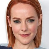 "Hunger Games"-Star Jena Malone wechselt ihre Haarfarbe ganz gerne. Und von der Rotfärbung haben diesmal auch die Augenbrauen was abbekommen.