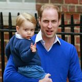 Prinz William bringt seinen Sohn Prinz George zum Krankenhaus, er soll seine kleine Schwester noch vor den wartenden Fans und Reportern begrüßen dürfen.