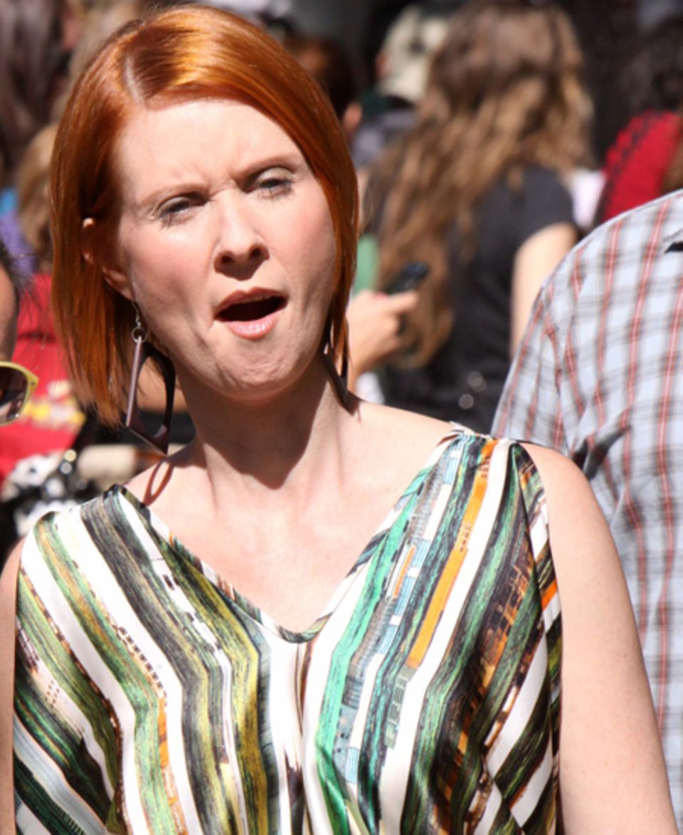 Cynthia Nixon gibt eine kurze aber überzeugende Darbietung von "Gähnen and the City". Cynthia Nixon gibt eine kurze aber überzeugende Darbietung von "Gähnen and the City".
