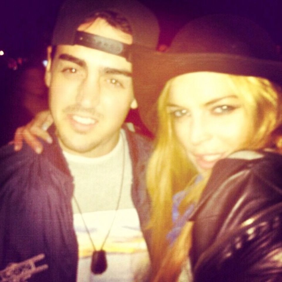 Lindsay und Michael Lohan Drei Tage vorher haben sie sich noch gesehen, doch Lindsay Lohan vermisst schon wieder ihren Bruder und postet dieses Foto auf Instagram. Lindsay und Michael Lohan Drei Tage vorher haben sie sich noch gesehen, doch Lindsay Lohan vermisst schon wieder ihren Bruder und postet dieses Foto auf Instagram.