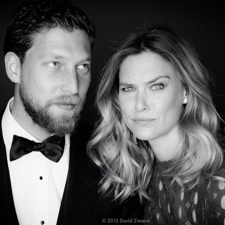 Dor und Bar Refaeli Die beiden Geschwister haben anscheinend die guten Gene ihrer Mutter Tzipi Levine geerbt die ebenfalls als erfolgreiches Model arbeitet. Dor und Bar Refaeli Die beiden Geschwister haben anscheinend die guten Gene ihrer Mutter Tzipi Levine geerbt die ebenfalls als erfolgreiches Model arbeitet.