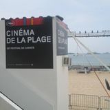 Kino am Strand: Für alle ohne Akkreditierung gibt's Kino unter freiem Himmel, direkt an der Croisette.