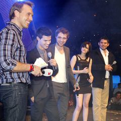 14. November 2009: Steven Gätjen stellt den drei Hauptdarstellern sowie Regisseur Chris Weitz einige Fragen zum Film.