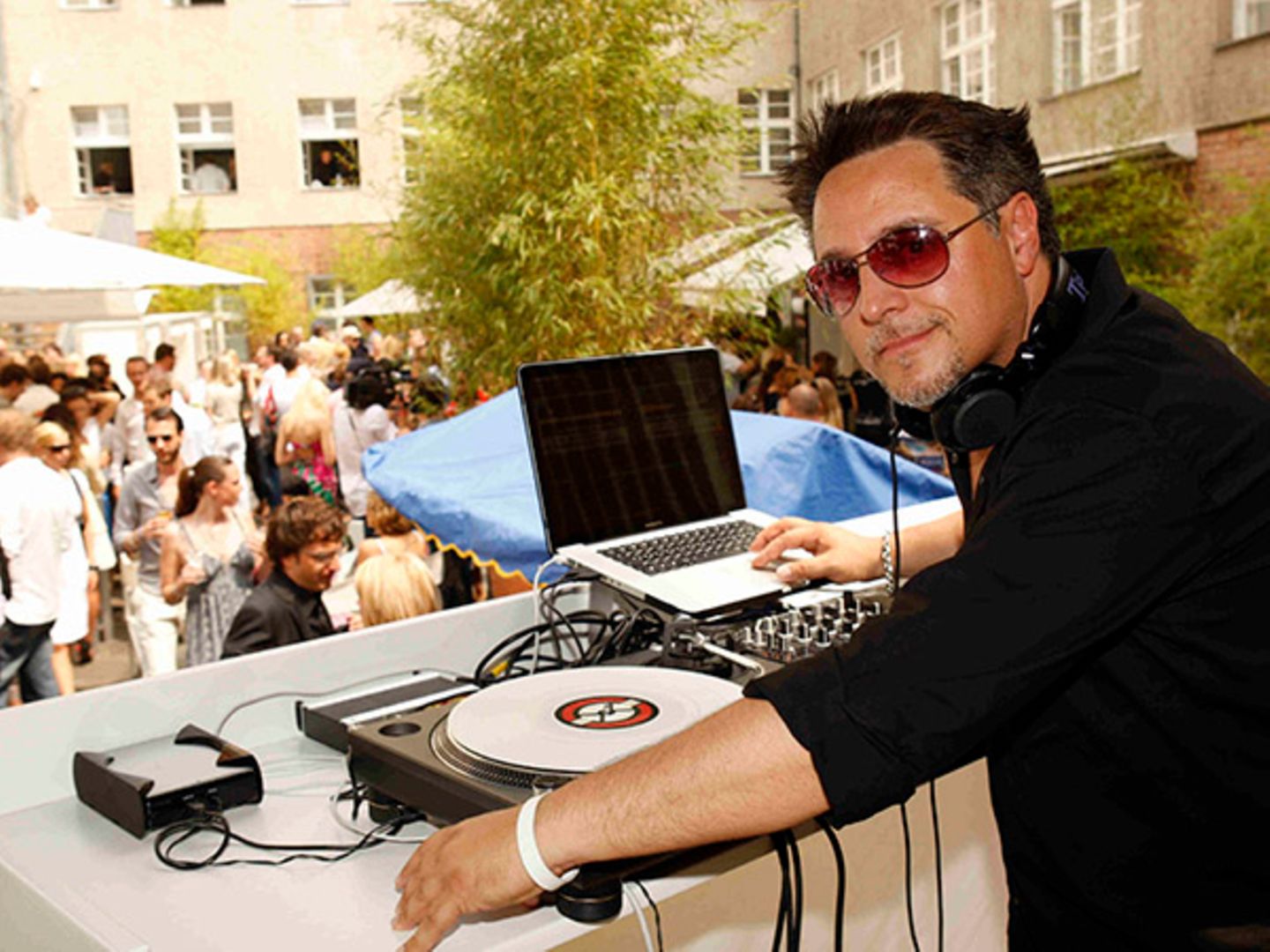 Coole Sounds auf cooler Party: DJ Sinan Mercenk