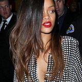 Jetzt hat sie mit glatten Extensions im Dip-Dye-Look wieder eine neue Frisuren-Variante