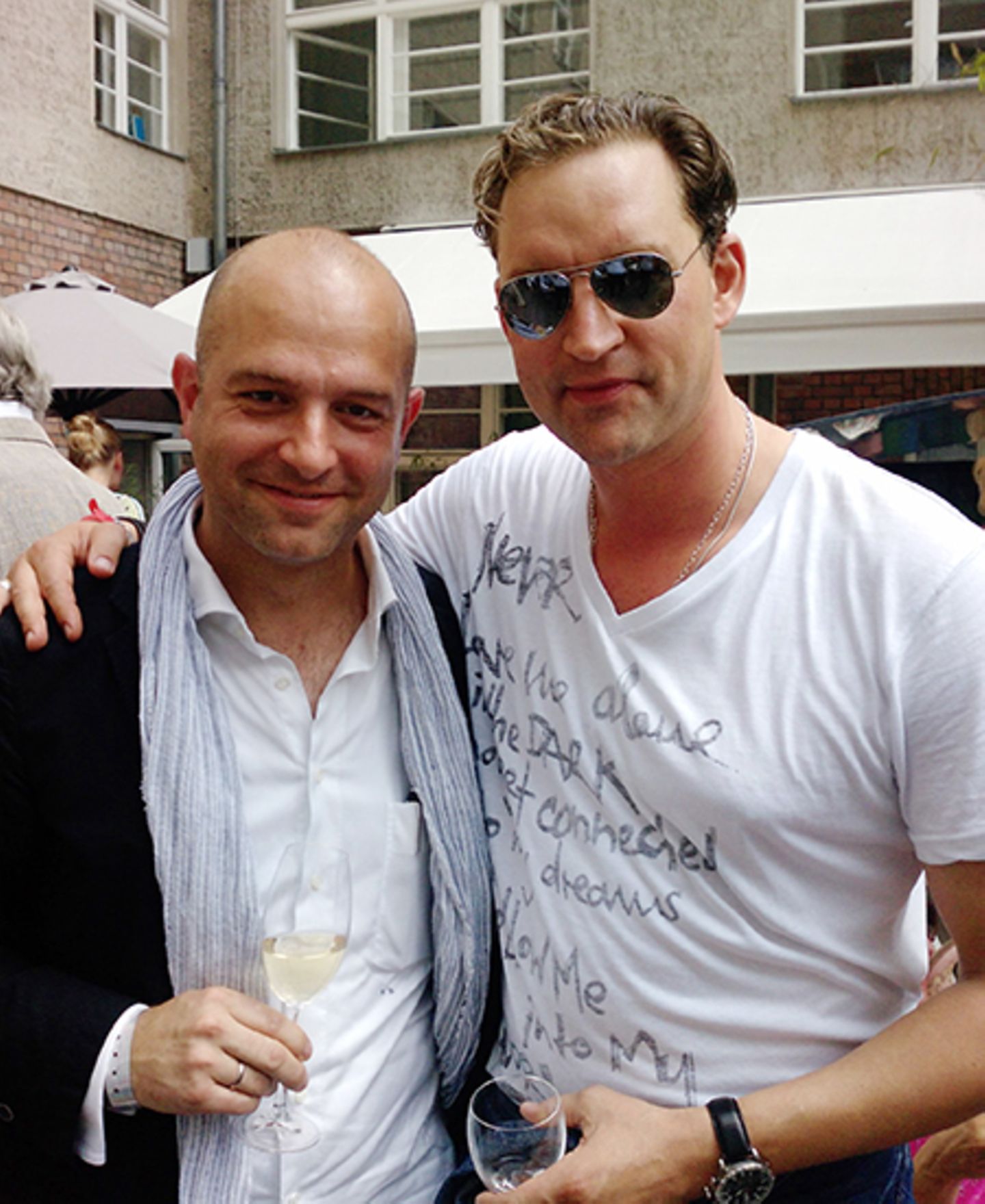 Schauspieler Christian Kahrmann (li.) ist den meisten als Benny Beimer aus der "Lindenstraße" bekannt.