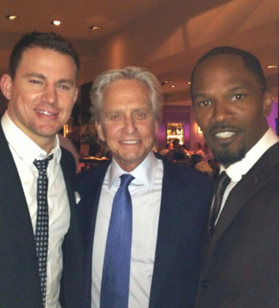 September 2013 Wen man in Berlin alles trifft ... Michael Douglas ist in der Stadt, um seinen Film "Liberace" vorzustellen und schaut am Abend gleich noch bei der Premiere von Jamie Foxx' und Channing Tatums Film "White House Down" vorbei. September 2013 Wen man in Berlin alles trifft ... Michael Douglas ist in der Stadt, um seinen Film "Liberace" vorzustellen und schaut am Abend gleich noch bei der Premiere von Jamie Foxx' und Channing Tatums Film "White House Down" vorbei.