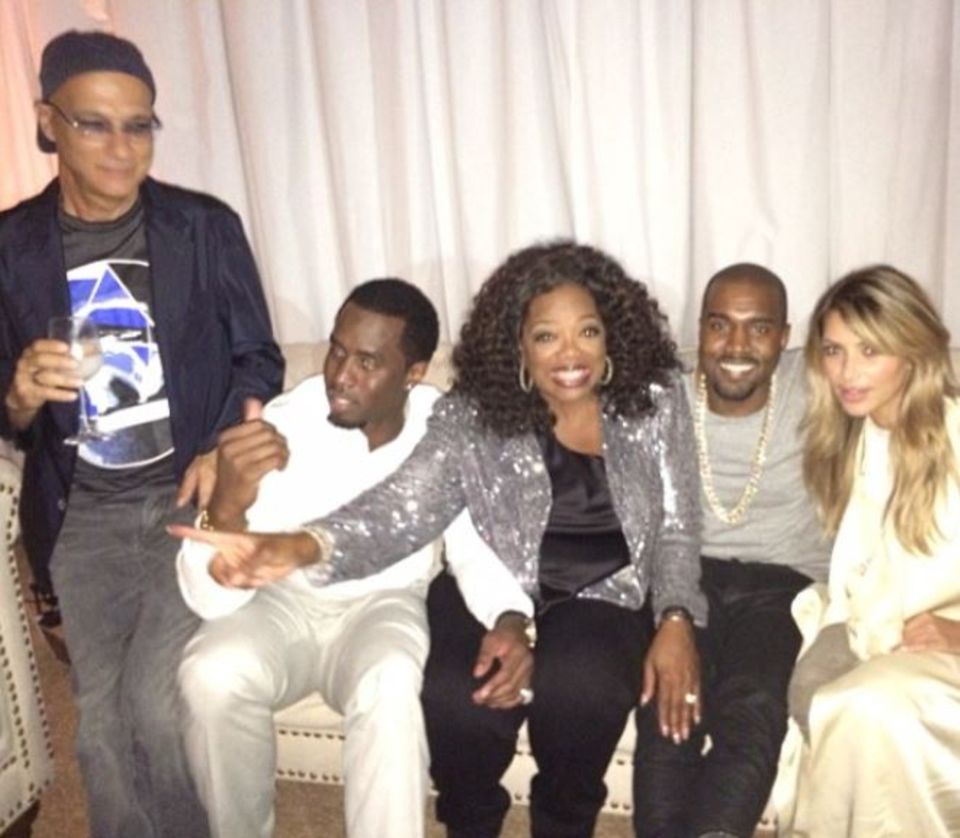 September 2013 Auf einer Party des Musikproduzenten Jimmy Iovine feiert Oprah Winfrey mit P.Diddy, Kanye West und Kim Kardashian. September 2013 Auf einer Party des Musikproduzenten Jimmy Iovine feiert Oprah Winfrey mit P.Diddy, Kanye West und Kim Kardashian.
