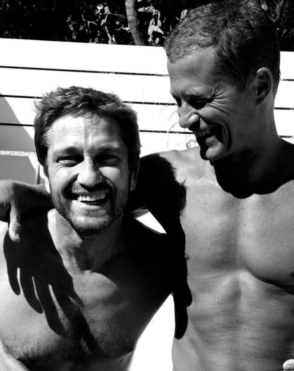 Nach seinem Besuch beim Sommer-"Wetten,dass" macht Hollywoodstar Gerard Butler einen Abstecher zu Til Schweigers Villa auf Mallorca. Schweiger verbringt den ganzen Sommer dort. Nach seinem Besuch beim Sommer-"Wetten,dass" macht Hollywoodstar Gerard Butler einen Abstecher zu Til Schweigers Villa auf Mallorca. Schweiger verbringt den ganzen Sommer dort.