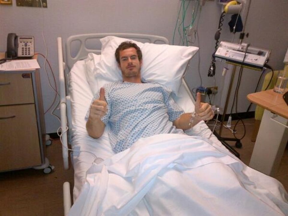 September 2013 Nach seiner OP am Rücken fragt Tennisstar Andy Murray die Ärzte: "Habe ich gewonnen?" September 2013 Nach seiner OP am Rücken fragt Tennisstar Andy Murray die Ärzte: "Habe ich gewonnen?"
