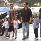 29. Juni 2016   Camila Alves und Matthew McConaughey sind derzeit mit ihren Kindern Livingston, Vida und Levi in New York. Eigentlich lebt die Familie in Kalifornien.
