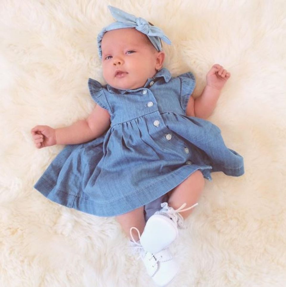 23. April 2015: Coco Rocha zeigt dieses süße Bild ihrer Tochter Ioni James auf Twitter.