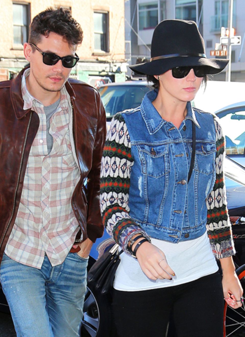 Im März 2013 ist es zum zweiten Mal vorbei: Katy Perry und John Mayer sollen sich erneut getrennt haben. Doch gleichzeitig sagen Insider: "Noch ist nicht aller Tage Abend. Man muss abwarten, wie sich die Dinge ergeben." Und tatsächlich: Im Juni 2013 zeigen sich die beiden wieder verliebt als Paar. Dass John Mayer ein Faible für On/Off-Beziehungen hat, hat er bereits mit Jennifer Aniston bewiesen. Die erste Trennung von der Popsängerin Katy Perry gab es im Sommer 2012, die Versöhnung folgte sofort im Herbst.