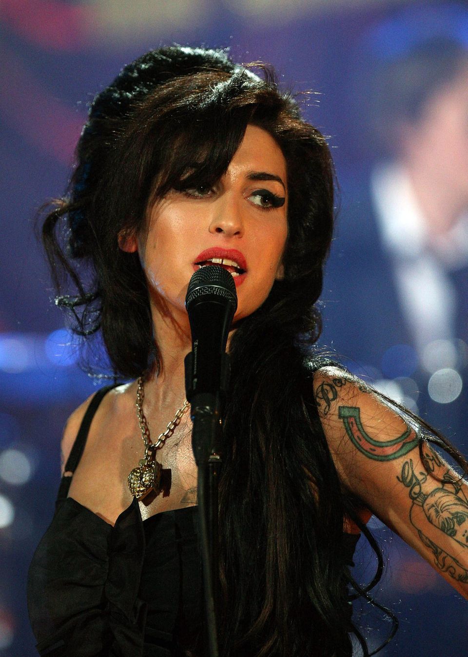 23. Juli 2011: Nach jahrelnagem Drogenmissbrauch wird Amy Winehouse tot in ihrer Londoner Wohnung aufgefunden. 23. Juli 2011: Nach jahrelnagem Drogenmissbrauch wird Amy Winehouse tot in ihrer Londoner Wohnung aufgefunden.