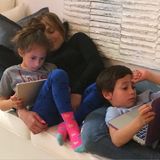 9. März 2015  Jennifer Lopez verbringt mit ihren Kindern Emme und Max einen "Sunday Funday". Was damit gemeint ist, erkennt man ganz schnell, alles ist erlaubt, solange mit Mama gekuschelt wird.