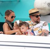22. Juli 2013: Auf Europareise: Nicole Richie und Joel Madden verbringen einen Urlaubstag mit ihren Kindern Harlow und Sparrow in Saint-Tropez.