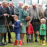 14. August 2014  Prinz Charles und Herzogin Camilla besuchen die Ballater Highland Games im schottischen Aberdeenshire. Mit dabei sind Camillas Zwllingsenkelkinder Gus und Louis sowie Enkelin Eliza.