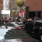 Heutiger Star des Tages ist eindeutig Leonardo DiCaprio, auf den die Masse hier wartet.