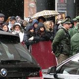 Geduld und warme Klamotten - zwei Dinge, die die Fans in Berlin derzeit unbedingt brauchen.