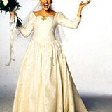 Toni Collettes Kleid in "Muriels Hochzeit" (1994) hat königliche Anklänge.