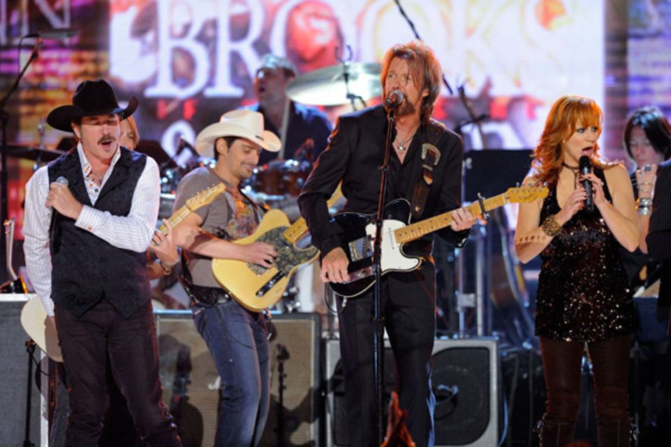 brooks and dunn last rodeo tour opening acts