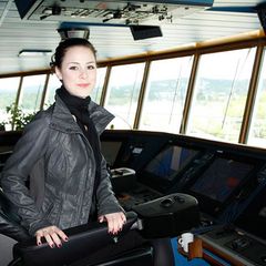 Lena wird als Kapitän den Sieg in den sicheren Hafen bringen.