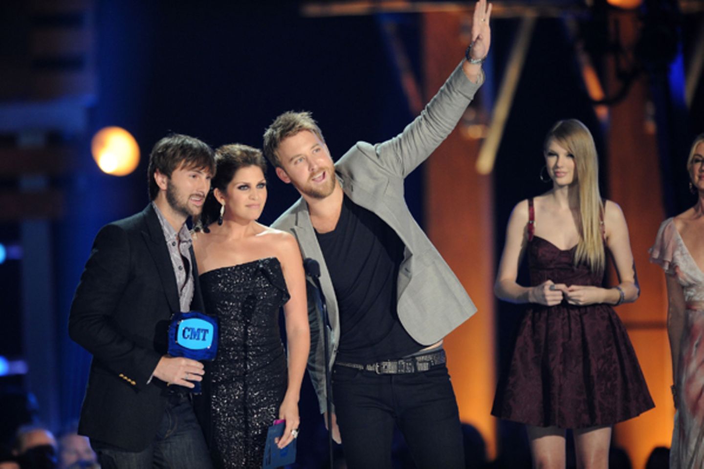 CMT Awards 2010:  Dave Haywood, Hillary Scott, Charles Kelley von Lady Antebellum, Taylor Swift
