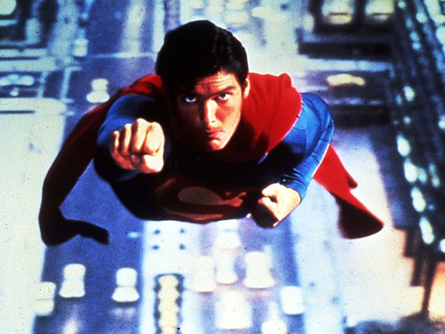 Der einzig Wahre: 1978 stieg Christopher Reeve zum ersten Mal in den blauen Ganzkörper-Strumpf und bewies bis zu seinem Tod im J