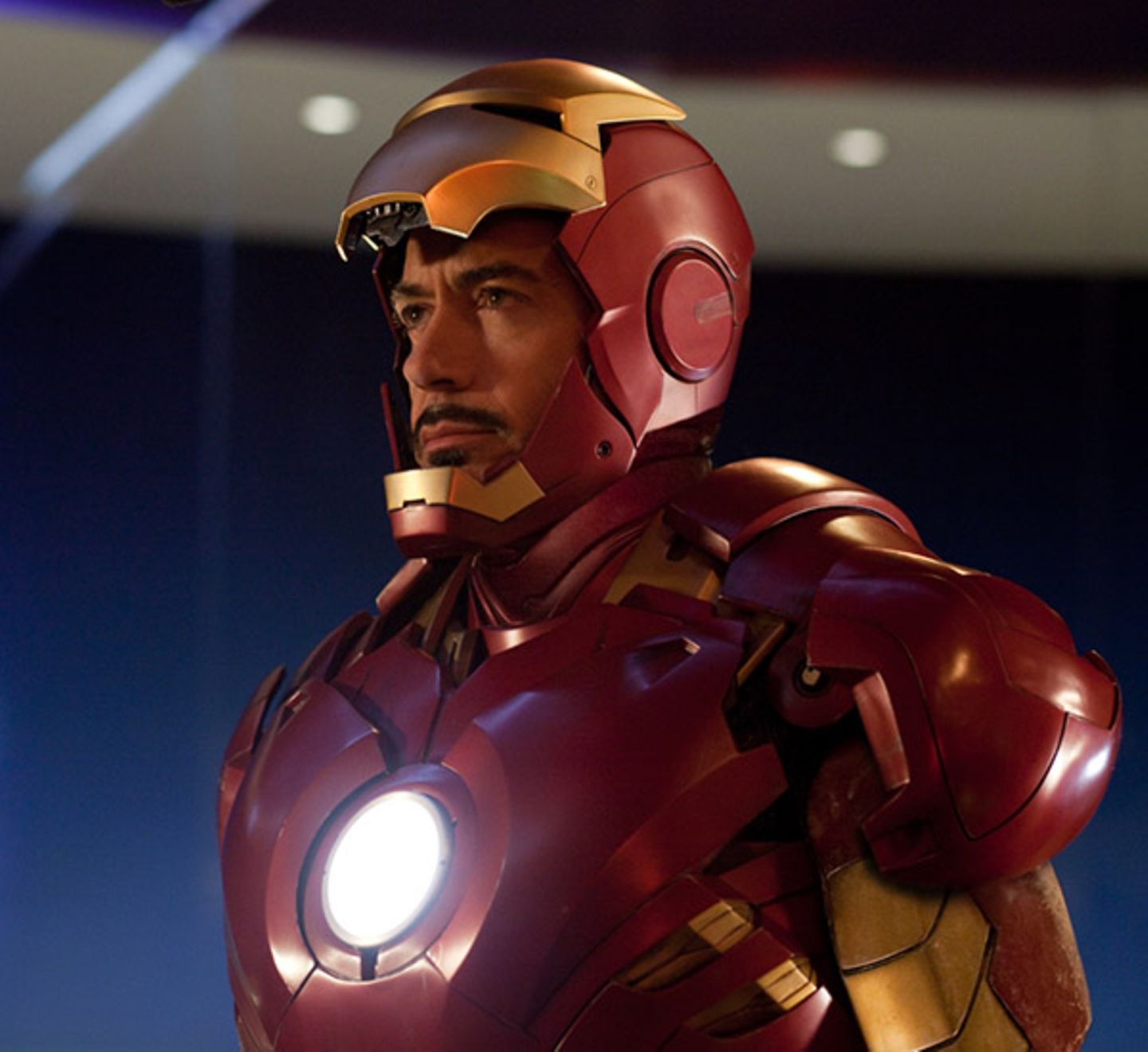 Auch im zweiten Teil von "Iron Man" zieht Robert Downey Jr. seine Rüstung über.