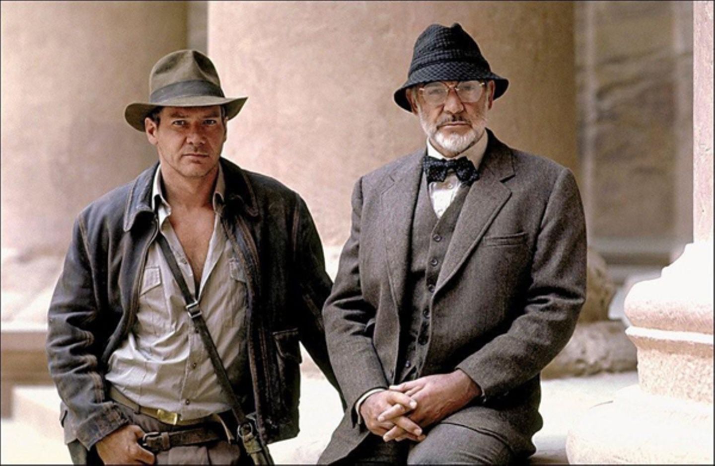 In "Indiana Jones und der letzte Kreuzzug" (1989) spielt Sean Connery Henry Joney, Indianas Vater.