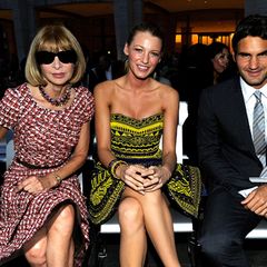Vogue-Chefredakteurin Anna Wintour, Blake Lively und Tennis-Ass Roger Federer machen es sich gemütlich und freuen sich auf die S