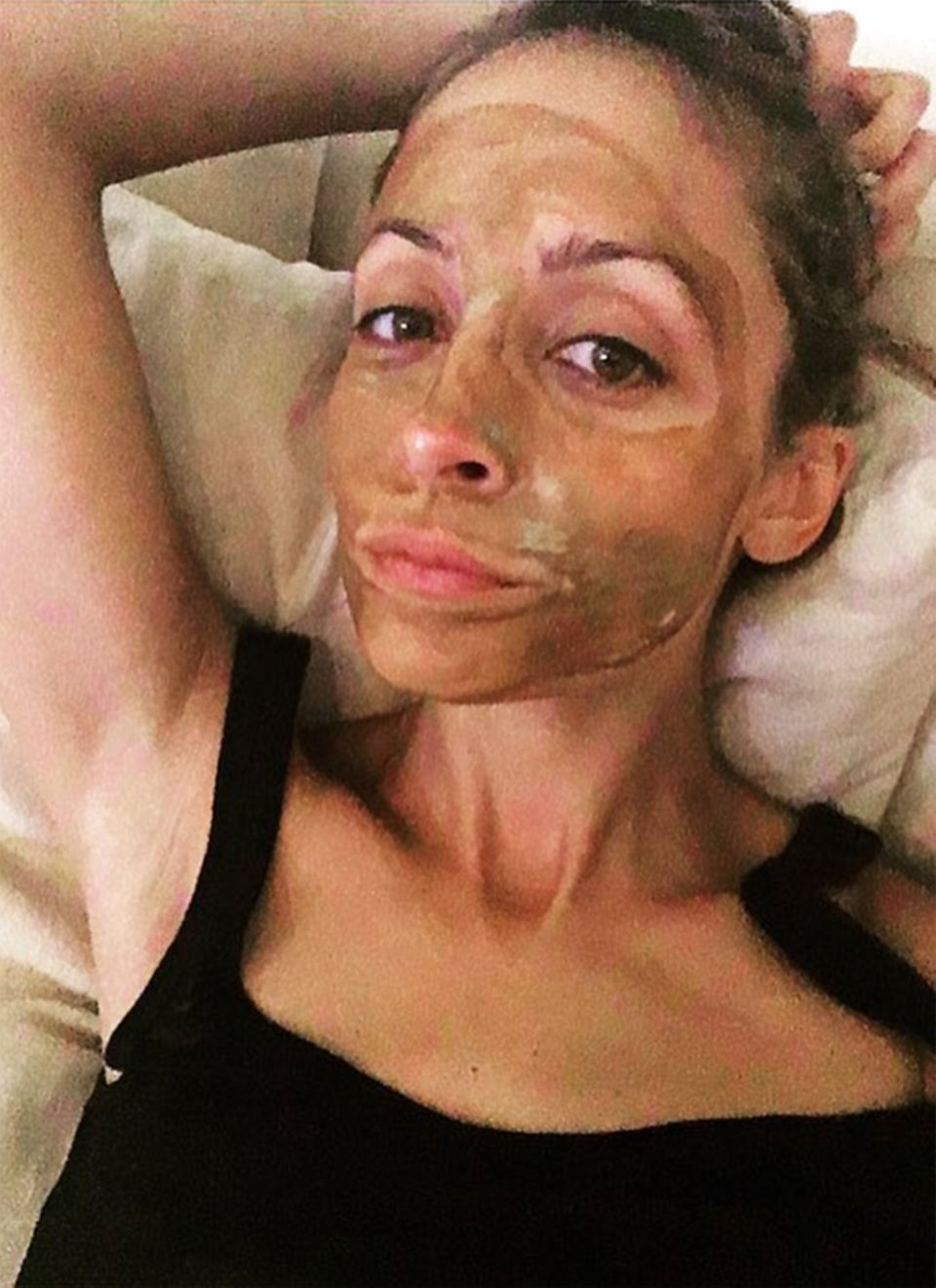 Schlammmasken sind gut für Haut. Das weiß auch Nicole Richie und schickt ihren Instagram-Fans diese Selfie im Tonerde-Look. Schlammmasken sind gut für Haut. Das weiß auch Nicole Richie und schickt ihren Instagram-Fans diese Selfie im Tonerde-Look.