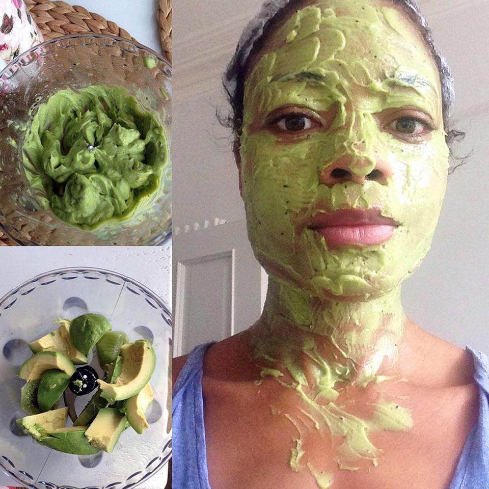 Also, wir würden die Avocados und Kiwis ja lieber essen, aber Bond-Star Naomie Harris verhofft sich von dieser leckeren und Collagen-geladenen Gesichtsmaske einen positiven Effekt für ihre Haut und erfreut ihre Instagram-Fans mit diesem lustigen "Shrek"-Bild. Also, wir würden die Avocados und Kiwis ja lieber essen, aber Bond-Star Naomie Harris verhofft sich von dieser leckeren und Collagen-geladenen Gesichtsmaske einen positiven Effekt für ihre Haut und erfreut ihre Instagram-Fans mit diesem lustigen "Shrek"-Bild.