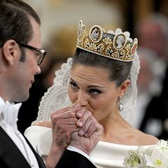 Traumhochzeit in Schweden: Kronprinzessin Victoria heiratet ihren Fitnesstrainer. Was nüchtern klingt, ist die Krönung einer gro