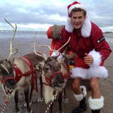 David Hasselhoff schickt seinen Fans Weihnachtsgrüße über Twitter.