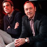Kevin Spacey und Zachary Quinto schauen sich einen Clip ihres Films "Margin Call" an, der mit dem "Creative Coalition's 2011 Spo