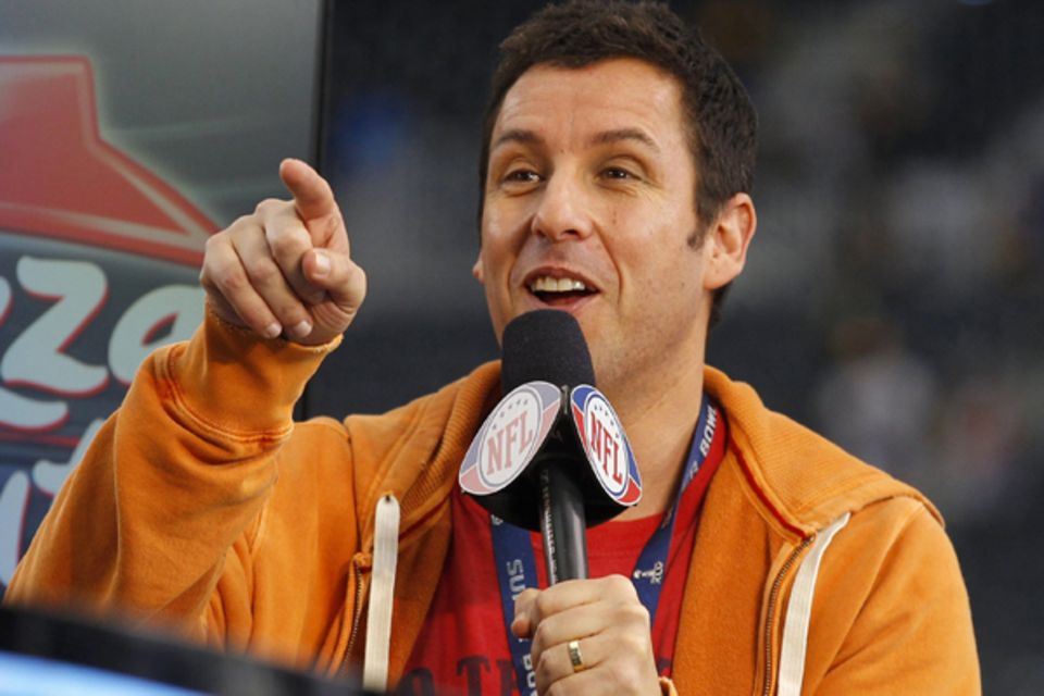 Auch Adam Sandler ist mit dabei.