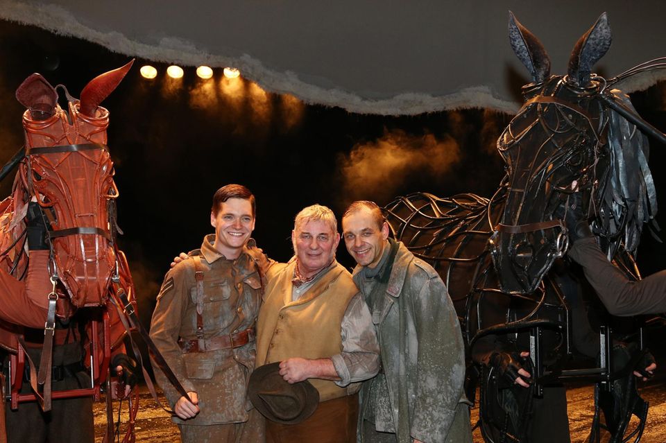 Im Stage Theater des Westens in Berlin feiern Philipp Lind, Heinz Hoenig und Andreas Koehler mit dem Stück "Gefährten" (nach dem englichen Erfolgsstück "War Horse") Premiere.