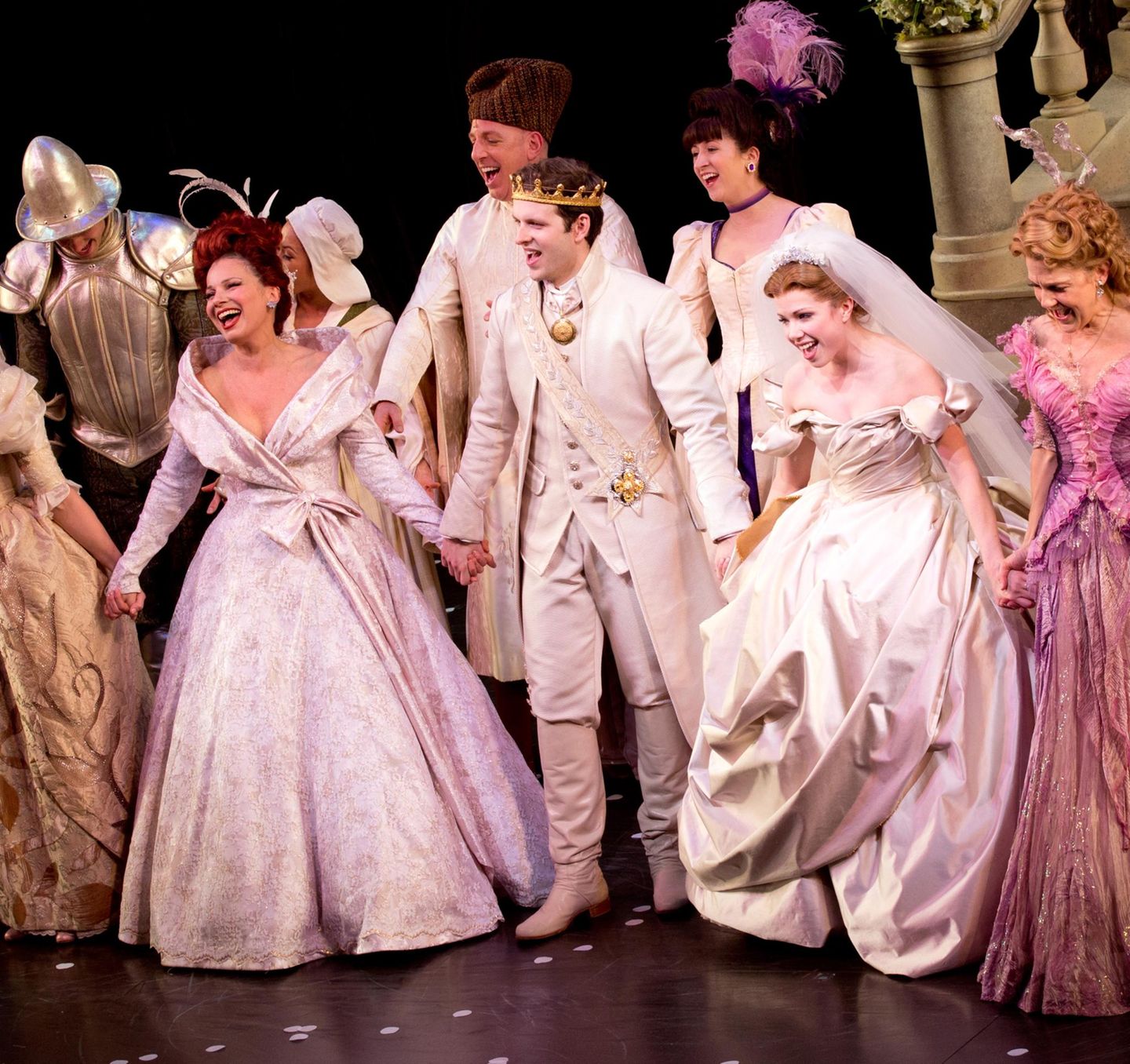Fran Drescher und Carly Rae Jepsen stehen für "Rodgers + Hammerstein's Cinderella" am Broadway gemeinsam auf der Bühne.